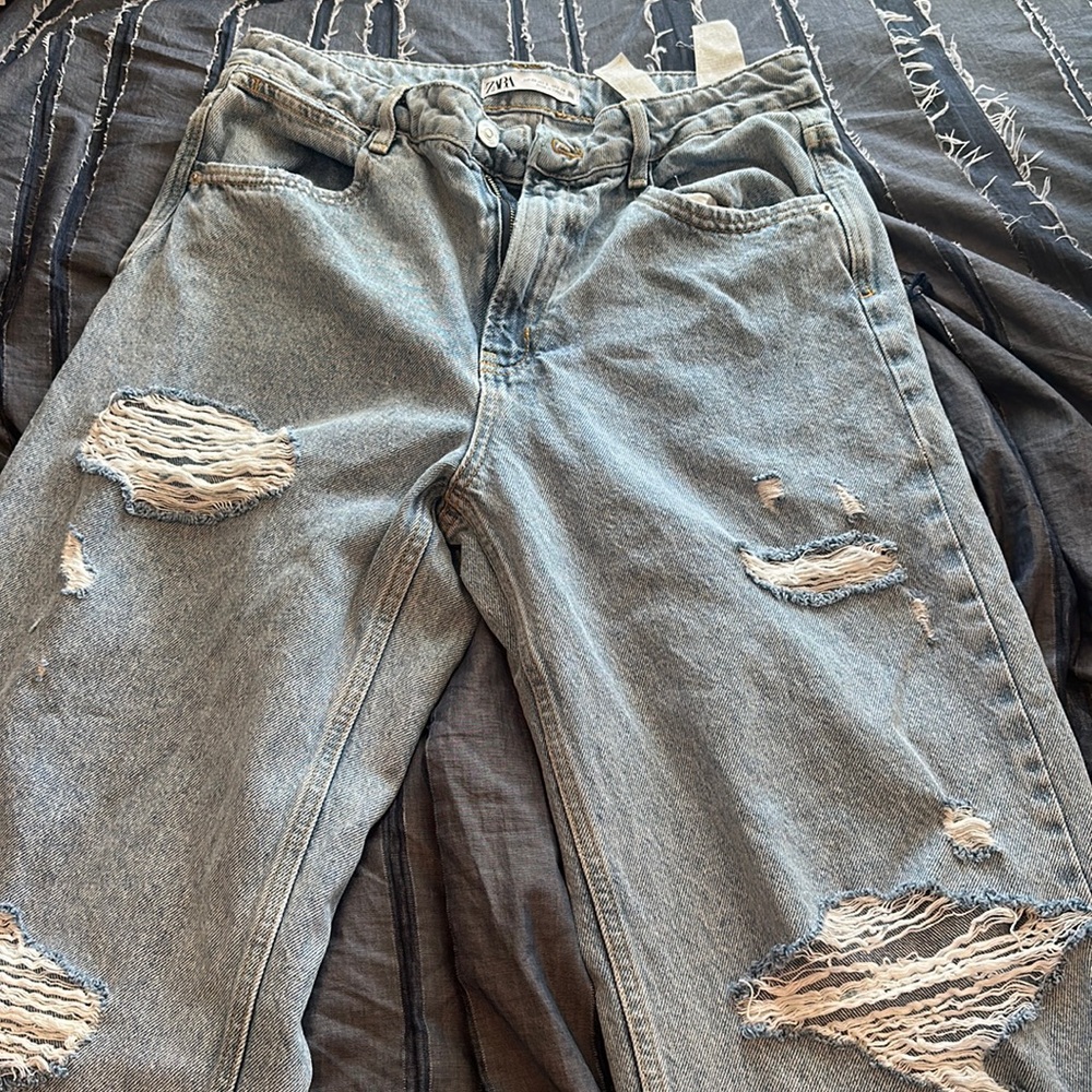 ZARA jeans size 6, baggy, wide leg